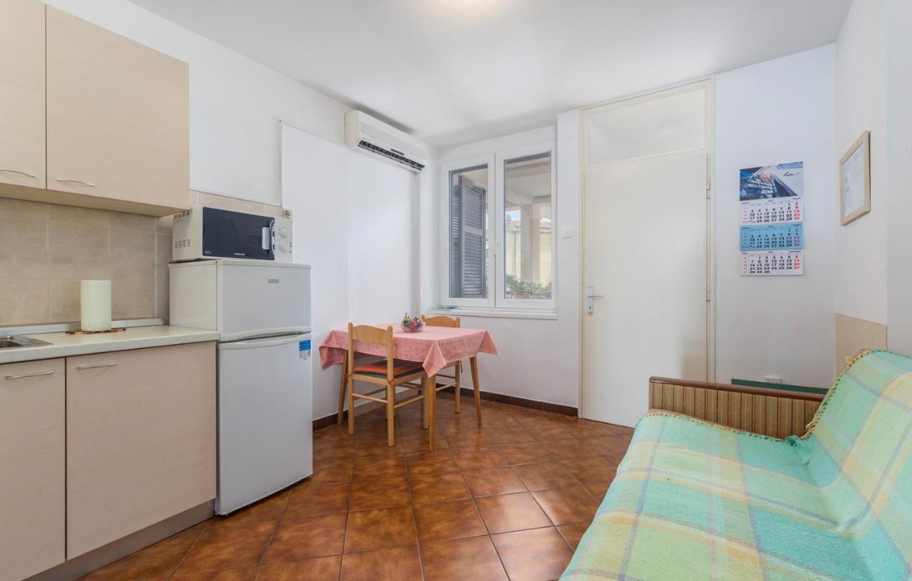 Peskera Apartments Tomicic Porec Bagian luar foto