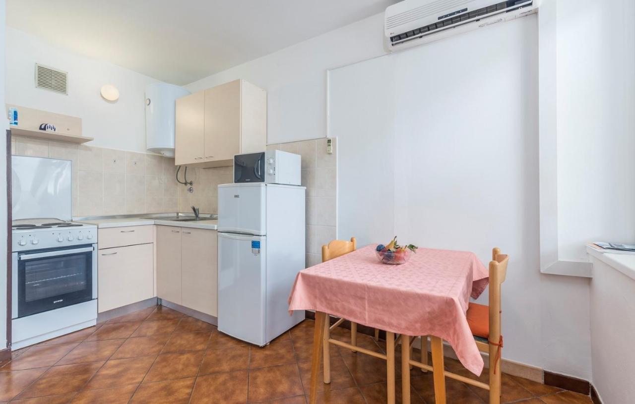Peskera Apartments Tomicic Porec Bagian luar foto