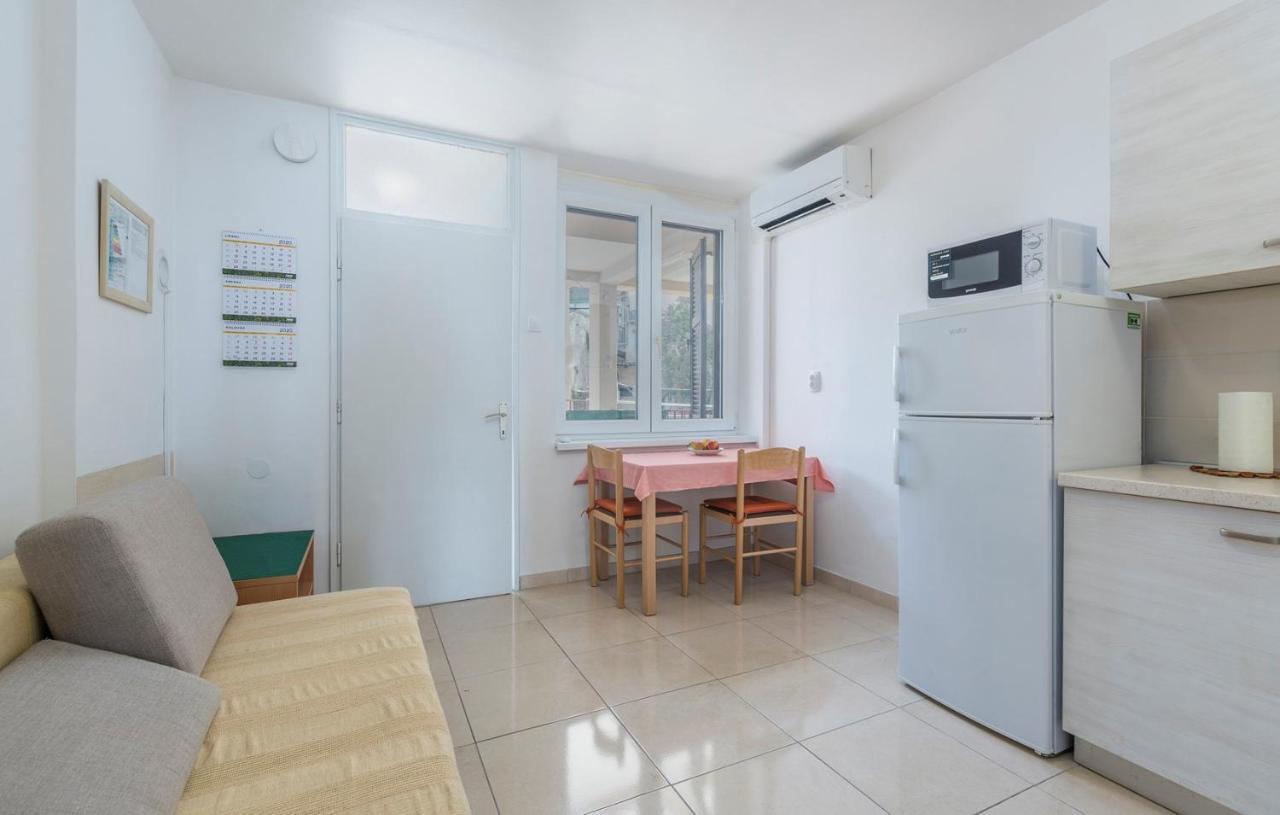 Peskera Apartments Tomicic Porec Ruang foto