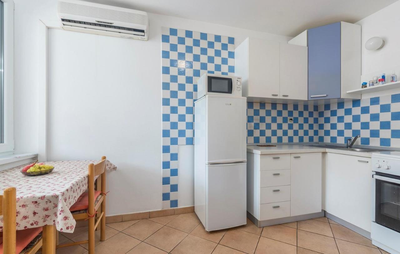 Peskera Apartments Tomicic Porec Bagian luar foto